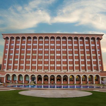Ramoji Film City- Sitara Luxury Hotel Pedda Ambarpet エクステリア 写真