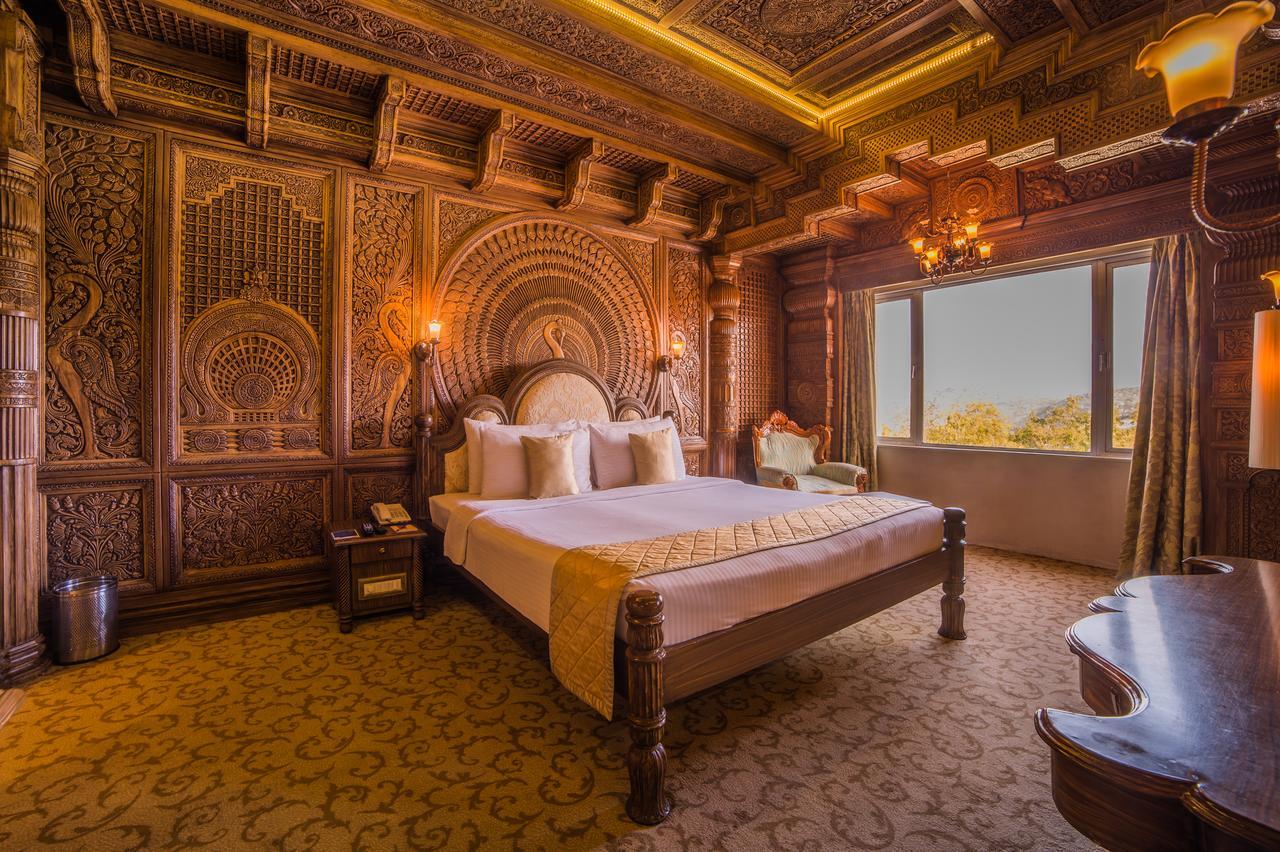 Ramoji Film City- Sitara Luxury Hotel Pedda Ambarpet エクステリア 写真