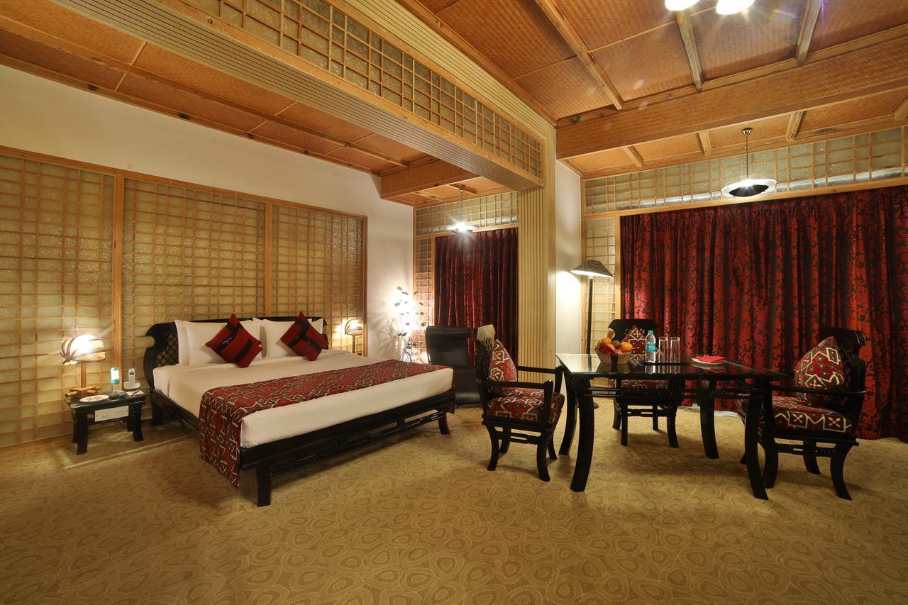 Ramoji Film City- Sitara Luxury Hotel Pedda Ambarpet エクステリア 写真