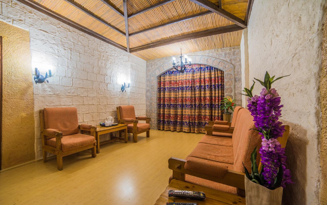 Ramoji Film City- Sitara Luxury Hotel Pedda Ambarpet エクステリア 写真