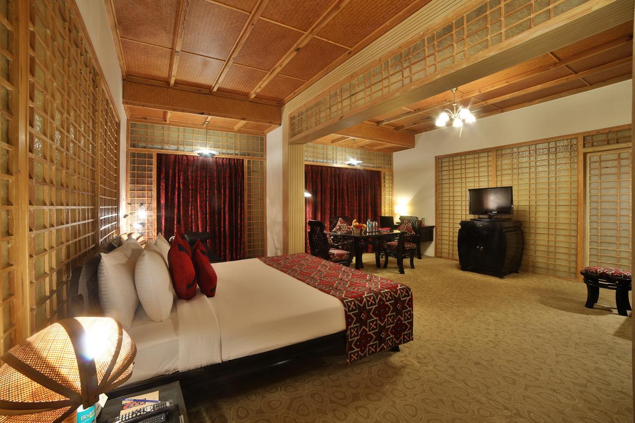 Ramoji Film City- Sitara Luxury Hotel Pedda Ambarpet エクステリア 写真