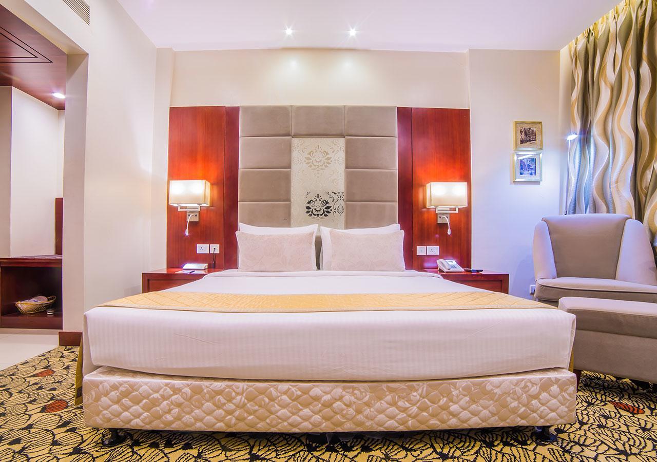 Ramoji Film City- Sitara Luxury Hotel Pedda Ambarpet エクステリア 写真